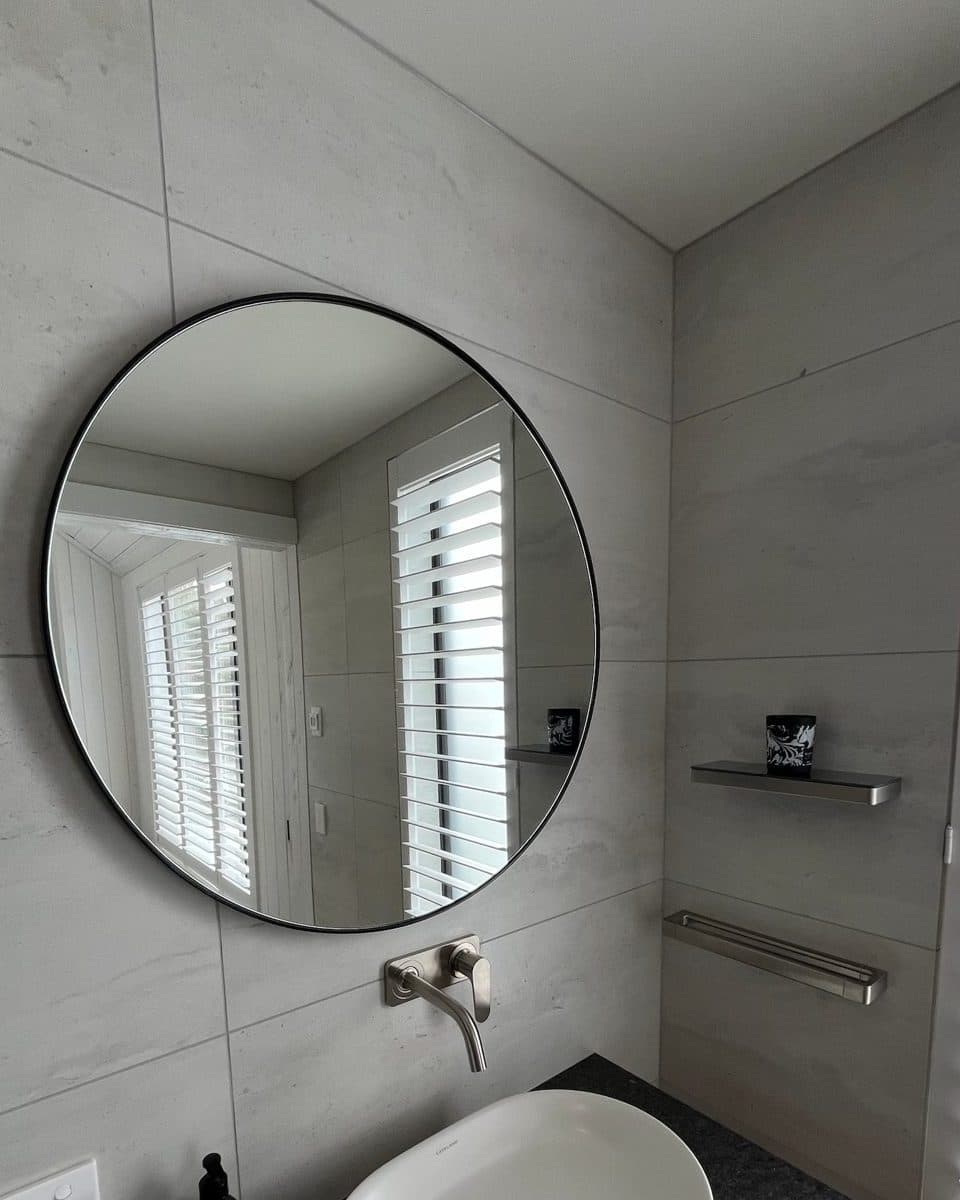 Round Mirror